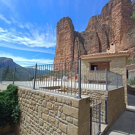 Estudio Cinco Personas Las Peñas de Las Peñas de Riglos Esterno foto